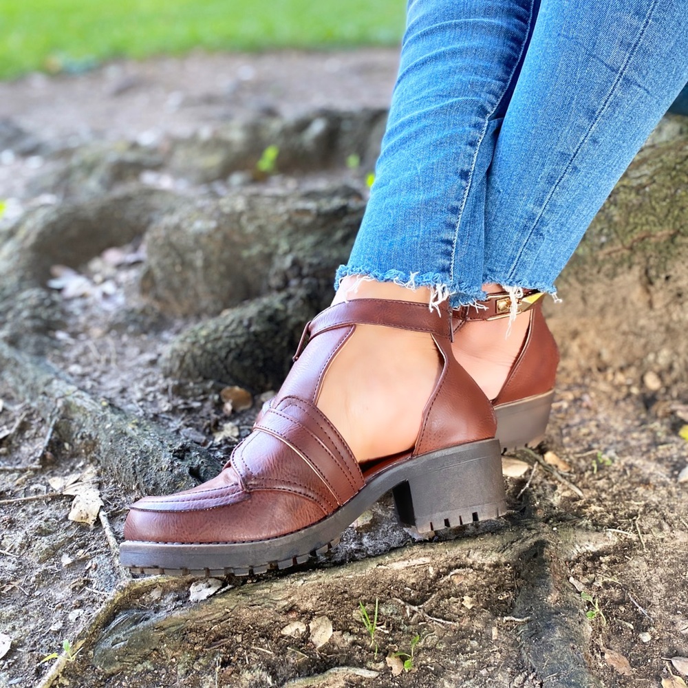 BROWN FAUX LEATHER BOOTIES - Picture 5 of 6